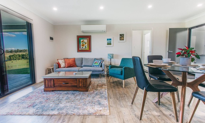 Clarence Town Cottage | Clarrie's Green Farm Stay - Caldwell Cottage