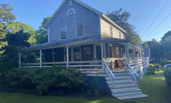 Pocasset Cottage | Classic family-friendly, pet-friendly vacation cottage with private beach nearby