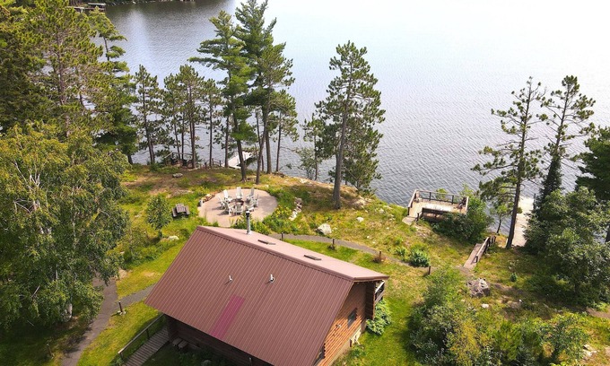 Cook House | Classic Lake Vermilion Log Cabin