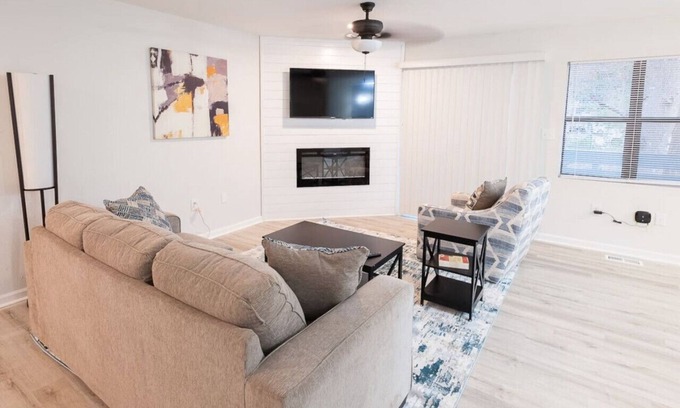Westminster Apartment | Classy Condo Near Lake Hartwell