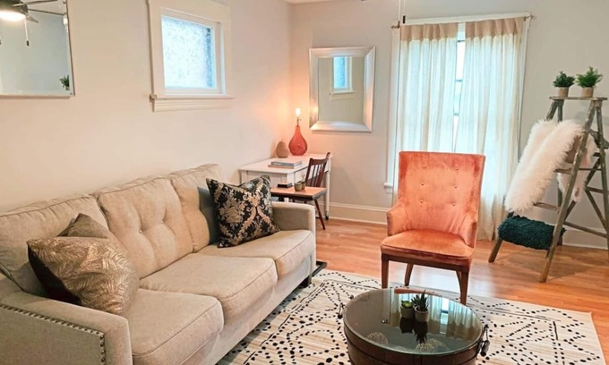 Lakewood House | CLE Retreat - Priv APT & Offstreet Parking OFF-SEASON PRICING!