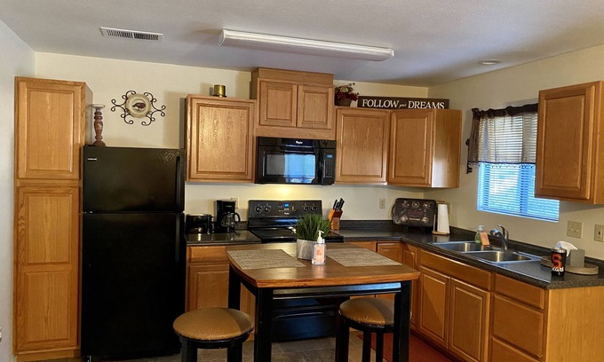 Phoenix Lake-Cedar Ridge Cottage | Clean and peaceful cottage in Sonora near Phoenix Lake Golf Grove