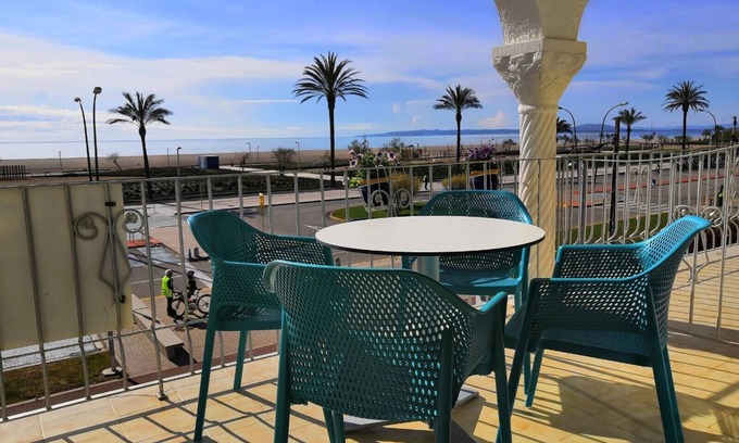 Empuriabrava Apartment | Clean and well maintained apartment on beach of Empúriabrava, family atmosphere