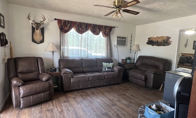 Overgaard Cabin | Clean, Private, Pet-friendly Family Getaway
