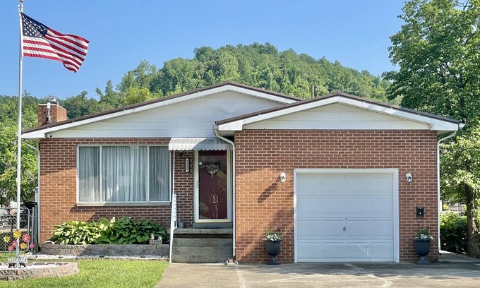 Huntington House | Clean, spacious 3 bdrm, 1.5 bath home in a safe location