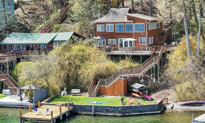 Northwest Ithaca House | Clean Well Maintained Cayuga Lake Perfect For Families, Wineries, College Visits
