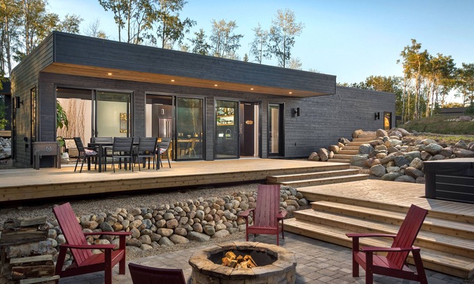 Wasagaming Cabin | Clear Lake, cabin, hot tub