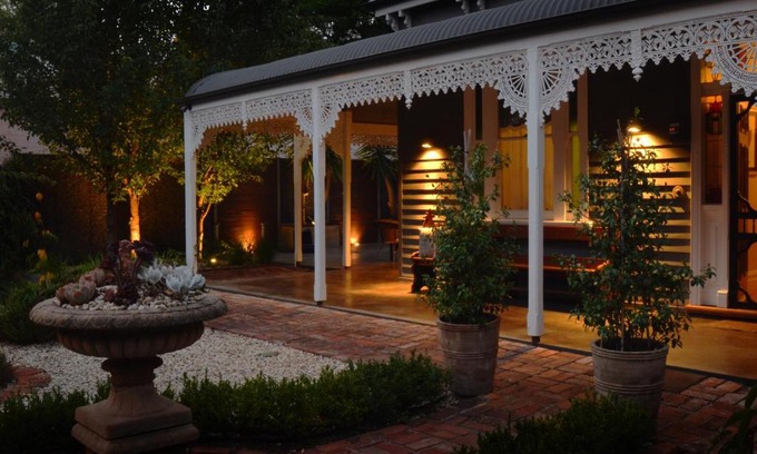 Benalla Bed & Breakfast | Clement House