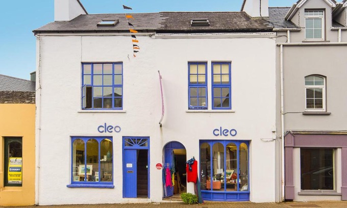 Kenmare Apartment | Cleo Gallery Apartments
