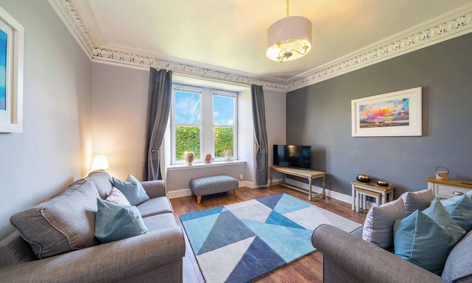 Murthill Apartment | Cleppie Apartment - Ideal Dundee Base