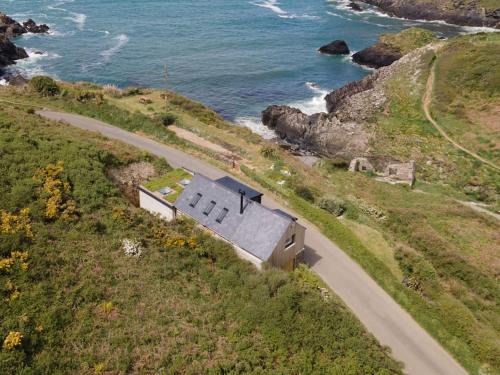 Trefin House | Cliff-top Cottage on Coast Path w/Panoramic Views