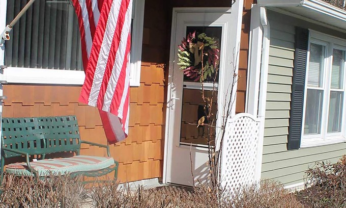 Clinton Apartment | Clinton's Pet Friendly B&B