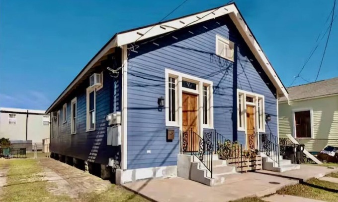 West Riverside House | 🔥CLOSE 2 UPTOWN+ZOO❤️ SLEEPS 5 & PET FRIENDLY W/FEE