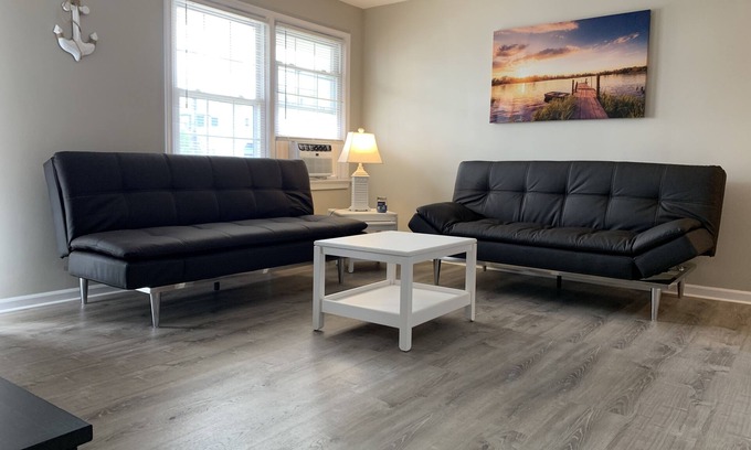 North End Condo | Close to beach! Spacious -Condo B