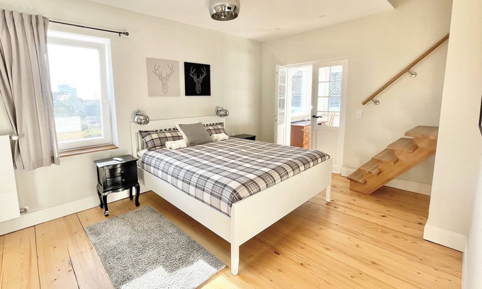 Friedrichsdorf House | Close to Frankfurt: Serene 5-bedroom house in Friedrichsdorf