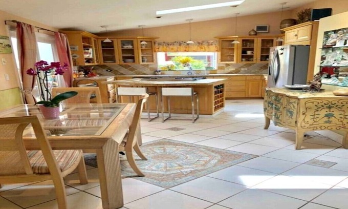 Culver City House | Close to the Beach, Beautiful Culver City home.