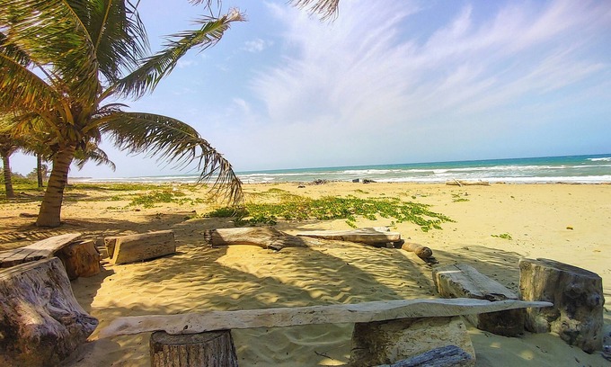 Los Brazos House | Cloud 9 - new house in beachfront community with WiFi, AC in enchanting La Boca