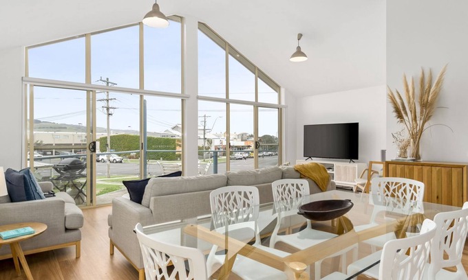 Apollo Bay House | Cloud Nine - Central Apollo Bay location, walk everywhere