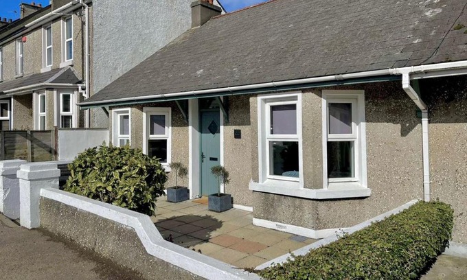Portstewart House | Coach Cottage Portstewart - Central Location NITB