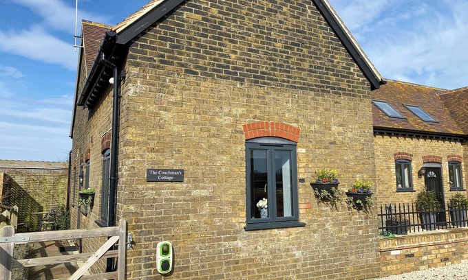 Sandwich Cottage | Coachman's Cottage - UKC2773