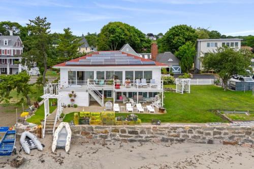 Swampscott House | Coastal Charm Lobster Chato