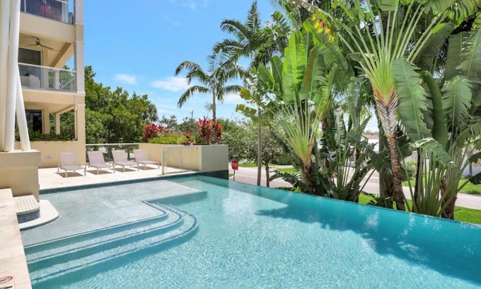 Deerfield Beach Apartment | Coastal Condo Deerfield Beach Retreat 3 bed 2 bath