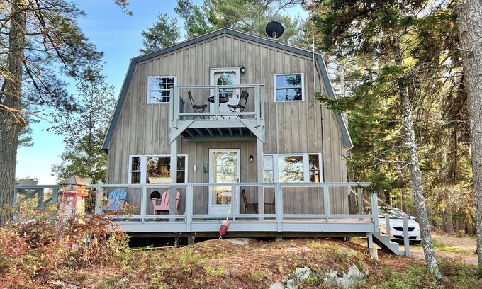 Georgetown Cottage | Coastal cottage on Robinhood Cove-Peaceful waterfront retreat