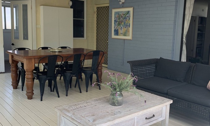 Old Bar House | Coastal cottage, walk to surf, sand, town, cafes, bars, just north of Forster.