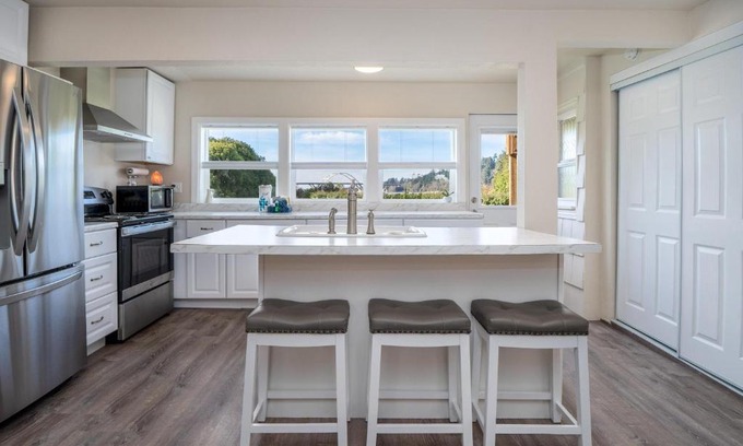 Waldport House | Coastal Happiness