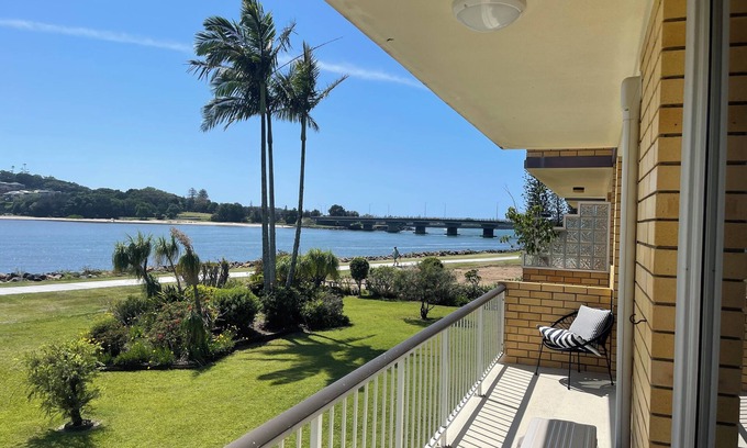 Ballina Apartment | Coastal luxe 2 Brm apartment BallinanUninterrupted views of serpentine beach