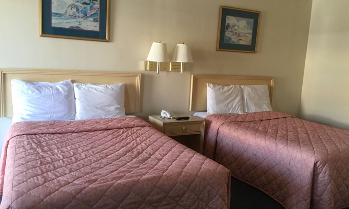 McCutcheon Field Hotel | Coastal Motel