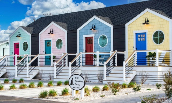 Villas House | Coastal Quad: Hot Tubs | Mini Golf | Arcade | Gym