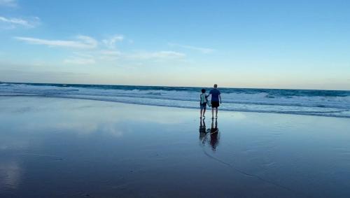 Narrabeen Apartment | Coastal Retreat- Beach, Lagoon & Cafes Just Steps from Your Door!