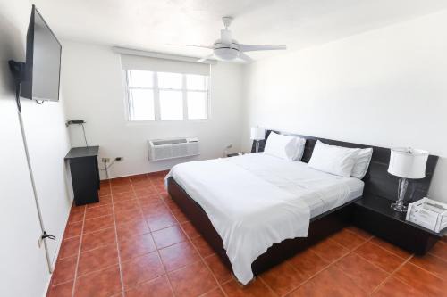 Demajagua Apartment | Coastal Retreat Pool & Ocean View Fajardo