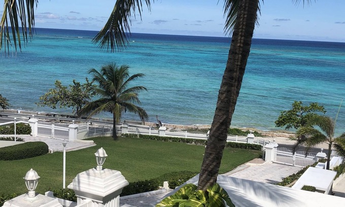 Gambier Villa | Coastal Shore Condominiums I