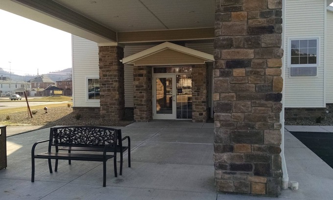 Ambridge Hotel | Cobblestone Inn & Suites - Ambridge