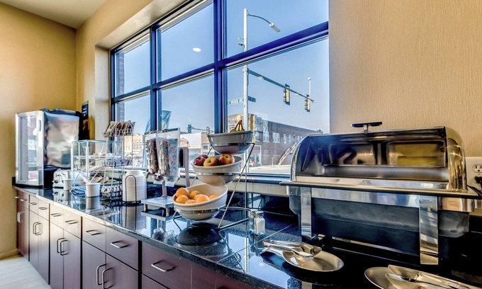 Waverly Hotel | Cobblestone Inn & Suites - Waverly