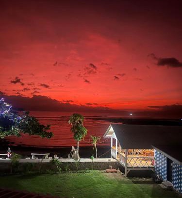 Hu'u House | Cobblestone Surf House