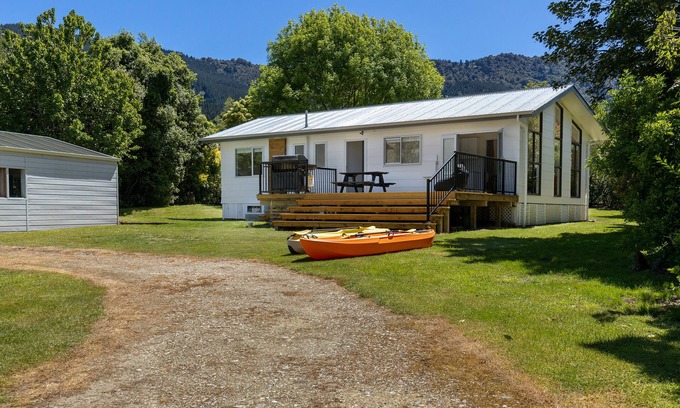 Anakiwa House | Cobham Crib - Anakiwa Holiday Home