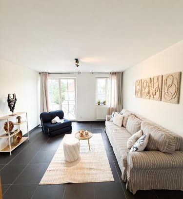 Mellet Apartment | COCO a unique quiet home with private parking