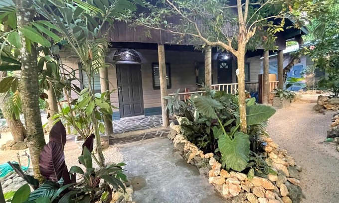 West End House | Coco Africa