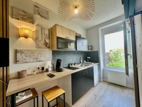 Quartier Chorier-Berriat Apartment | Cocon calme à 2mn Clinique Mutualiste et Tram