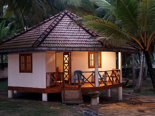 Gurupokuna Bed & Breakfast | Coconut Grove Beach Cabanas