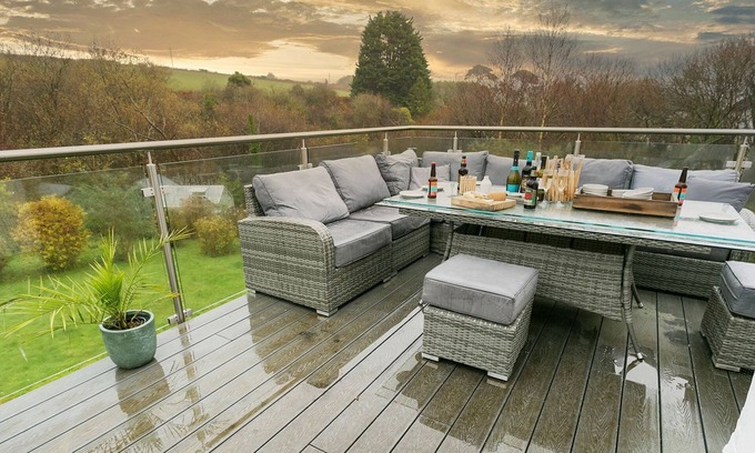 Abersoch Cottage | Coed Helyg - a coastal that sleeps 14 guests in 7 bedrooms