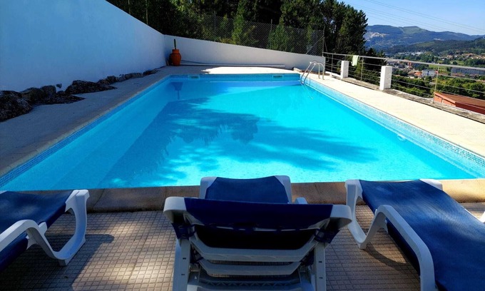 Nossa Senhora do Amparo House | Colina de Picoutos- Casa com Piscina no centro da Póvoa de Lanhoso
