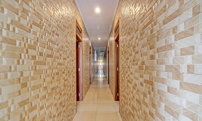 Cilacap Hotel | Collection O 91666 Meyli Guesthouse