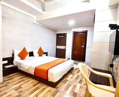 Chorwad Hotel | Collection O Chorwad Formerly Imperial Inn