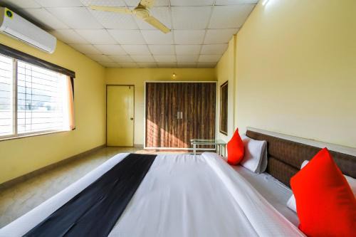 Somatane Hotel | Collection O Dwarka Lodge