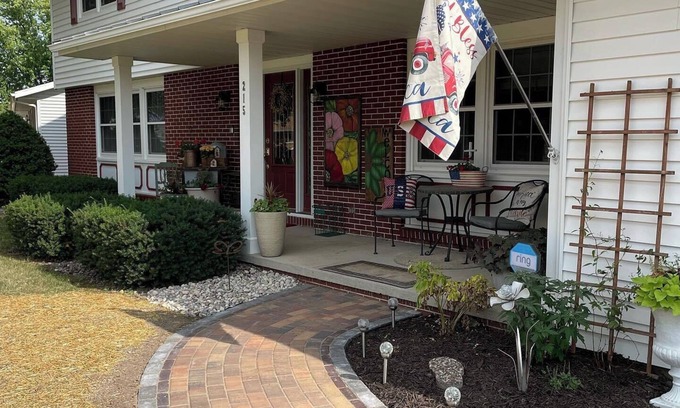 Waupun House | Colonial Home on Quiet Cul-de-sac/30 min from EAA/75 min from Lambeau