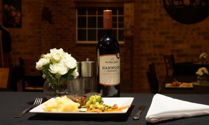 West Wyalong Hotel | Colonial motor inn